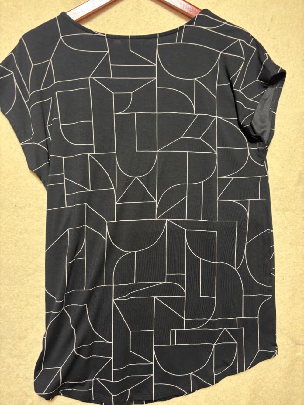 Reitmans Women's lrg Black Geometric Print V-Neck Blouse Short Sleeve Career C - Picture 3 of 8